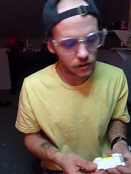 Snapshot of SoxxyNsh chatting on 10.14.25 SoxxyNsh online show from 10.14.25