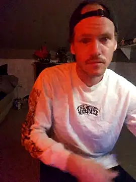 Snapshot of SoxxyNsh chatting on 10.18.25 SoxxyNsh online show from 10.18.25