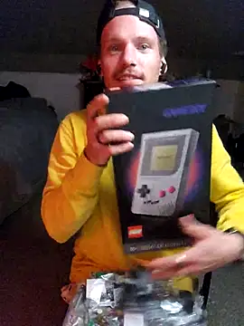 Snapshot of SoxxyNsh chatting on 10.21.25 SoxxyNsh online show from 10.21.25