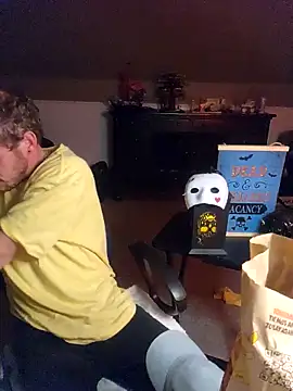 Snapshot of SoxxyNsh chatting on 10.30.25 SoxxyNsh online show from 10.30.25