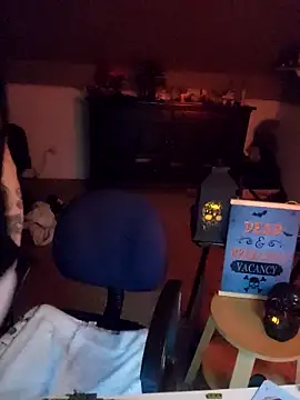 Snapshot of SoxxyNsh chatting on 11.01.25 SoxxyNsh online show from 11.01.25