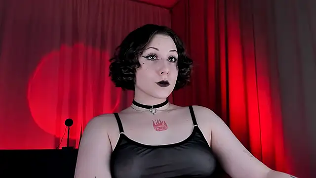 Eva Moss  online show from 11.07.25