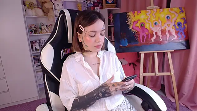 Snapshot of Catharsisi chatting on 02.03.25 Catharsisi online show from 02.03.25