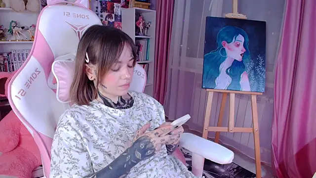 Snapshot of Catharsisi chatting on 03.13.25 Catharsisi online show from 03.13.25