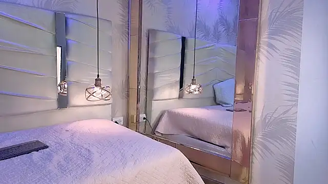 CatarinaMayer  online show from 11.23.25