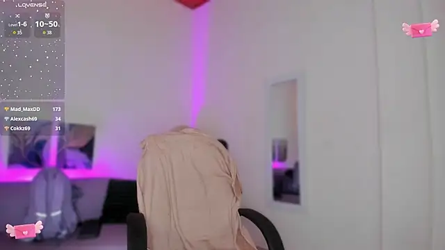 Snapshot of Kathe_slim chatting on 12.13.25 Kathe slim online show from 12.13.25