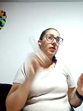 Snapshot of CHARLOTTE_1711 chatting on 10.10.25 CHARLOTTE 1711 online show from 10.10.25