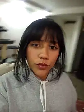 Snapshot of juli_love11 chatting on 01.25.25 juli love11 online show from 01.25.25