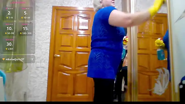 Snapshot of Viki100paradise chatting on 09.25.25 Viki100paradise online show from 09.25.25