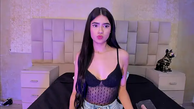 Snapshot of BellaaStorm chatting on 02.11.25 BellaaStorm online show from 02.11.25