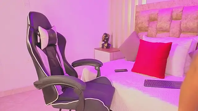 avis lara online show from 03.25.26