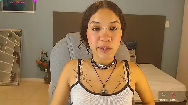 Snapshot of ilitzy_cardona chatting on 10.22.25 ilitzy cardona online show from 10.22.25