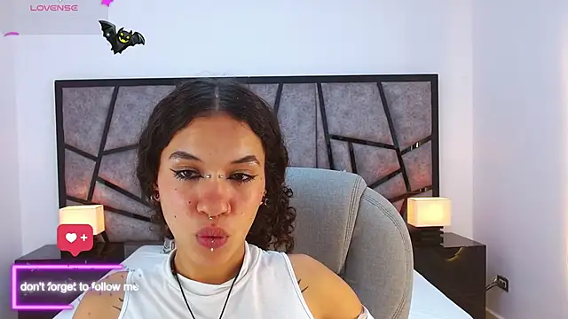 Snapshot of ilitzy_cardona chatting on 11.12.25 ilitzy cardona online show from 11.12.25