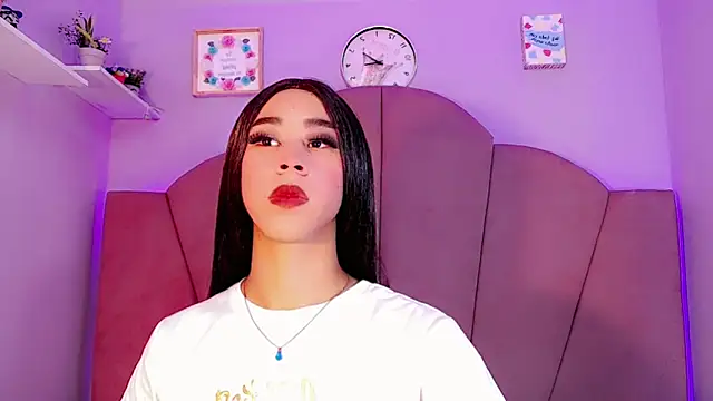 Vanessapintoo online show from 02.13.25