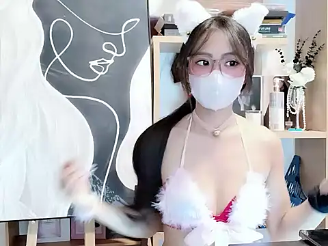 Lush-Office online show from 11.20.25