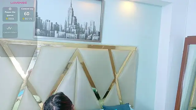 hot-littlechill online show from 10.17.25