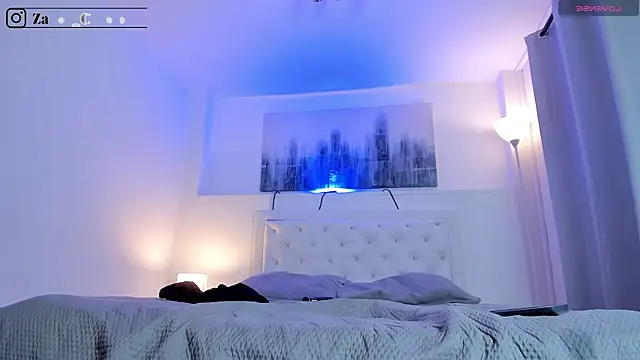 ZaneeCross online show from 02.23.25