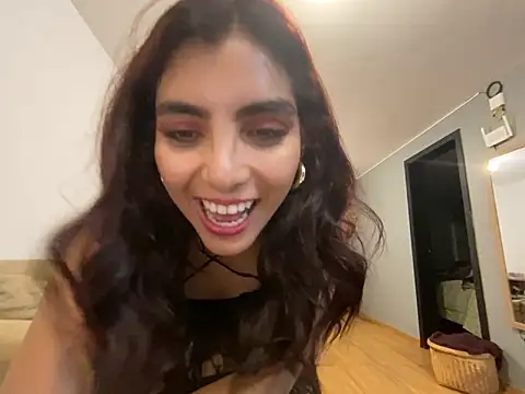 Snapshot of MartinaSooler chatting on 02.20.25 MartinaSooler online show from 02.20.25