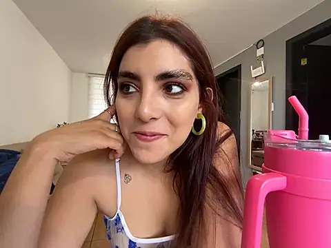 Snapshot of MartinaSooler chatting on 03.09.25 MartinaSooler online show from 03.09.25