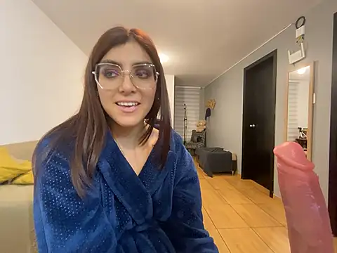 Snapshot of MartinaSooler chatting on 03.12.25 MartinaSooler online show from 03.12.25