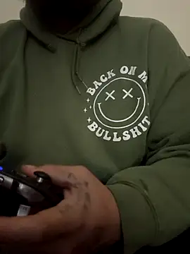 Snapshot of virginass1 chatting on 11.21.25 virginass1 online show from 11.21.25