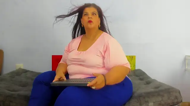 Snapshot of Charlotte_curvy_ chatting on 02.27.25 Charlotte curvy online show from 02.27.25