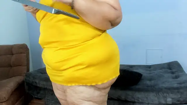 Snapshot of Charlotte_curvy_ chatting on 03.14.25 Charlotte curvy online show from 03.14.25