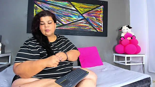 Charlotte curvy  online show from 02.18.26