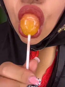 zahra Jalid online show from 02.22.26