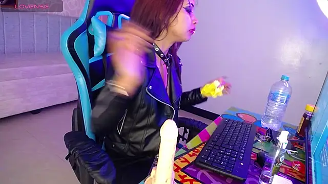 nilia ch online show from 02.14.25