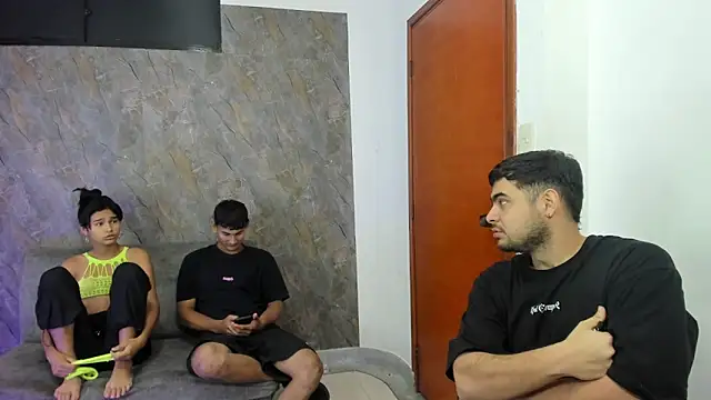 Snapshot of blueroom_party chatting on 03.08.25 blueroom party online show from 03.08.25