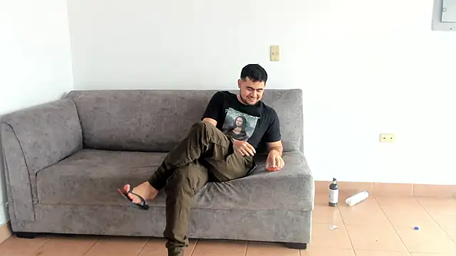 Snapshot of blueroom_party chatting on 03.18.25 blueroom party online show from 03.18.25