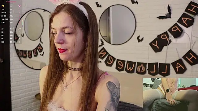 Snapshot of Iriss_Miller chatting on 10.24.25 Iriss Miller online show from 10.24.25