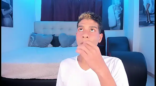 Snapshot of Ethan_Boyy chatting on 02.06.25 Ethan Boyy online show from 02.06.25