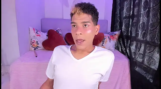 Snapshot of Ethan_Boyy chatting on 02.06.25 Ethan Boyy online show from 02.06.25