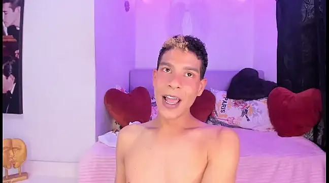 Snapshot of Ethan_Boyy chatting on 02.11.25 Ethan Boyy online show from 02.11.25