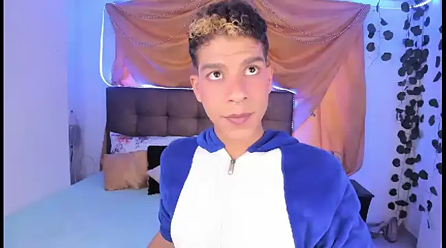 Snapshot of Ethan_Boyy chatting on 02.28.25 Ethan Boyy online show from 02.28.25