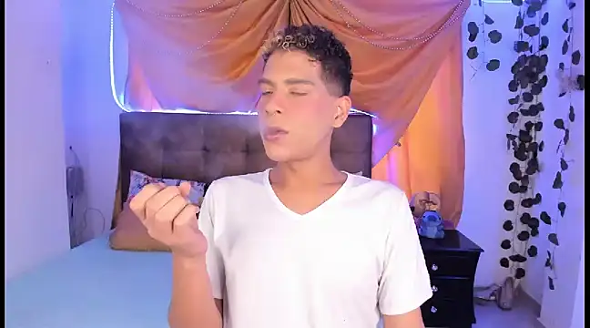 Snapshot of Ethan_Boyy chatting on 03.07.25 Ethan Boyy online show from 03.07.25