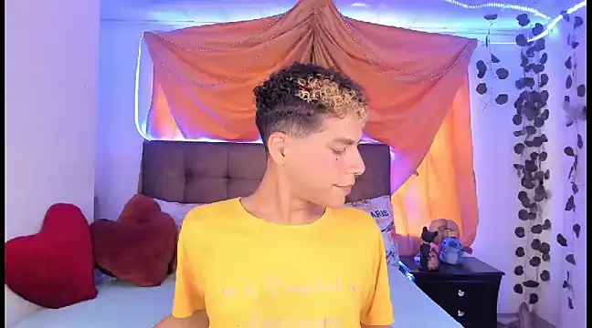 Snapshot of Ethan_Boyy chatting on 03.14.25 Ethan Boyy online show from 03.14.25