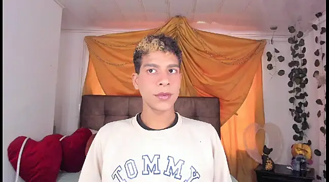 Snapshot of Ethan_Boyy chatting on 03.22.25 Ethan Boyy online show from 03.22.25