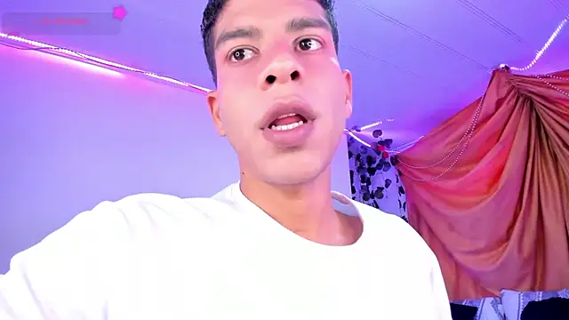 Ethan Boyy online show from 12.04.25