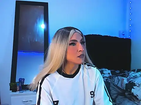 Georgina Giio online show from 10.04.25