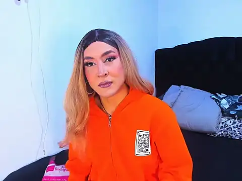 Georgina Giio online show from 10.26.25