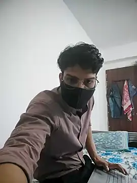 NikaYeptho online show from 10.16.25