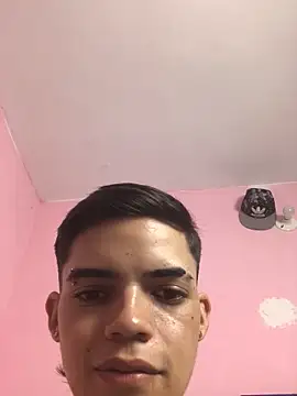 Latinos 2001 online show from 12.05.25