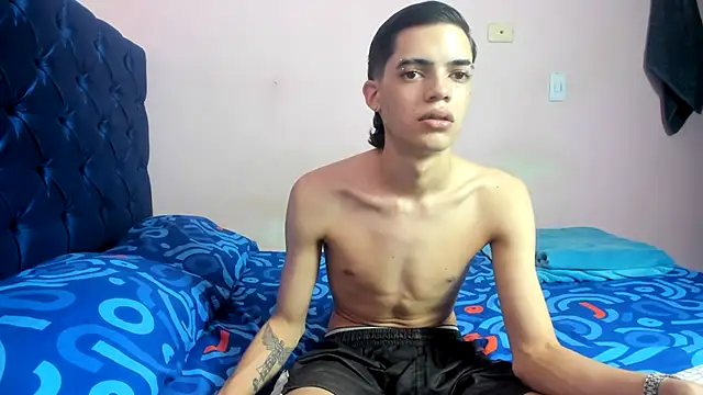 Latinos 2001 online show from 02.03.26