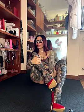 Dancing wmyselF  online show from 10.02.25