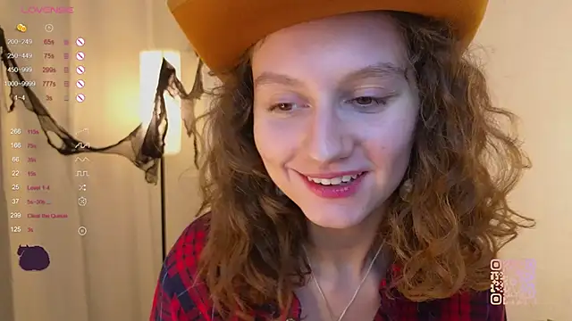 Snapshot of Leya_Curly chatting on 10.31.25 Leya Curly online show from 10.31.25