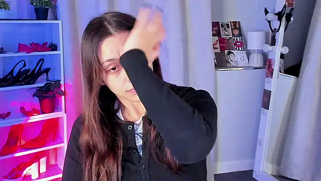 Sahara Shields online show from 10.15.25