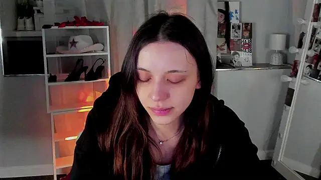 Sahara Shields online show from 04.12.26